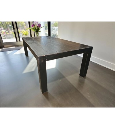 Mesa de Madera Pintada en Negro con Terminación Poliuretánica