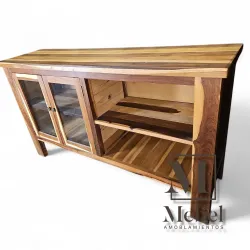 Mueble Bajo Artesanal con Vitrina y Estantes - Guayubira